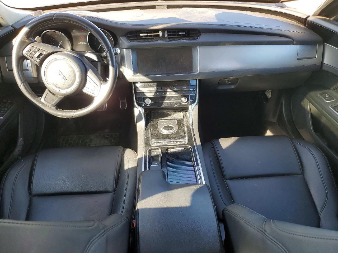 2019 JAGUAR XF