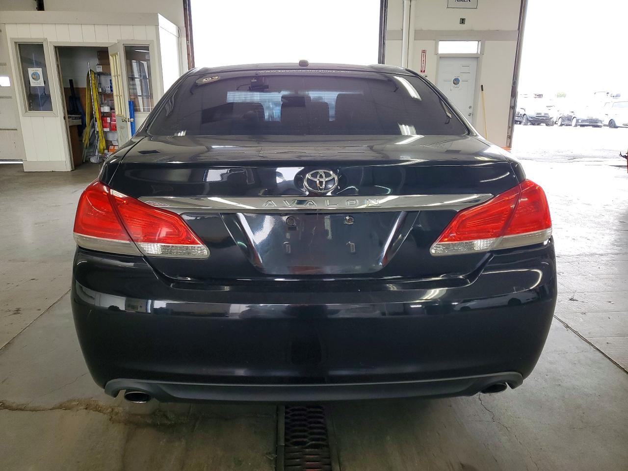 2012 TOYOTA Avalon