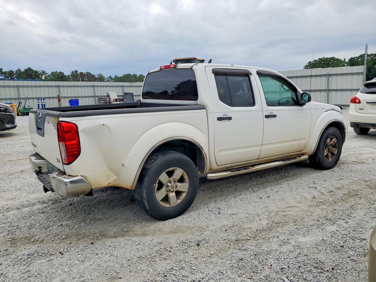 2012 NISSAN Frontier