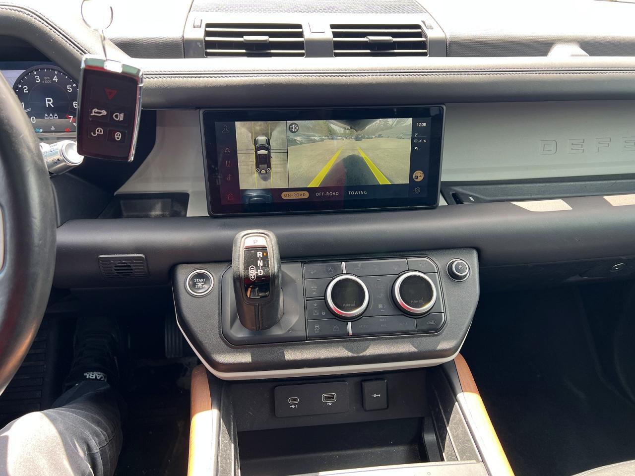 2020 LAND ROVER Defender