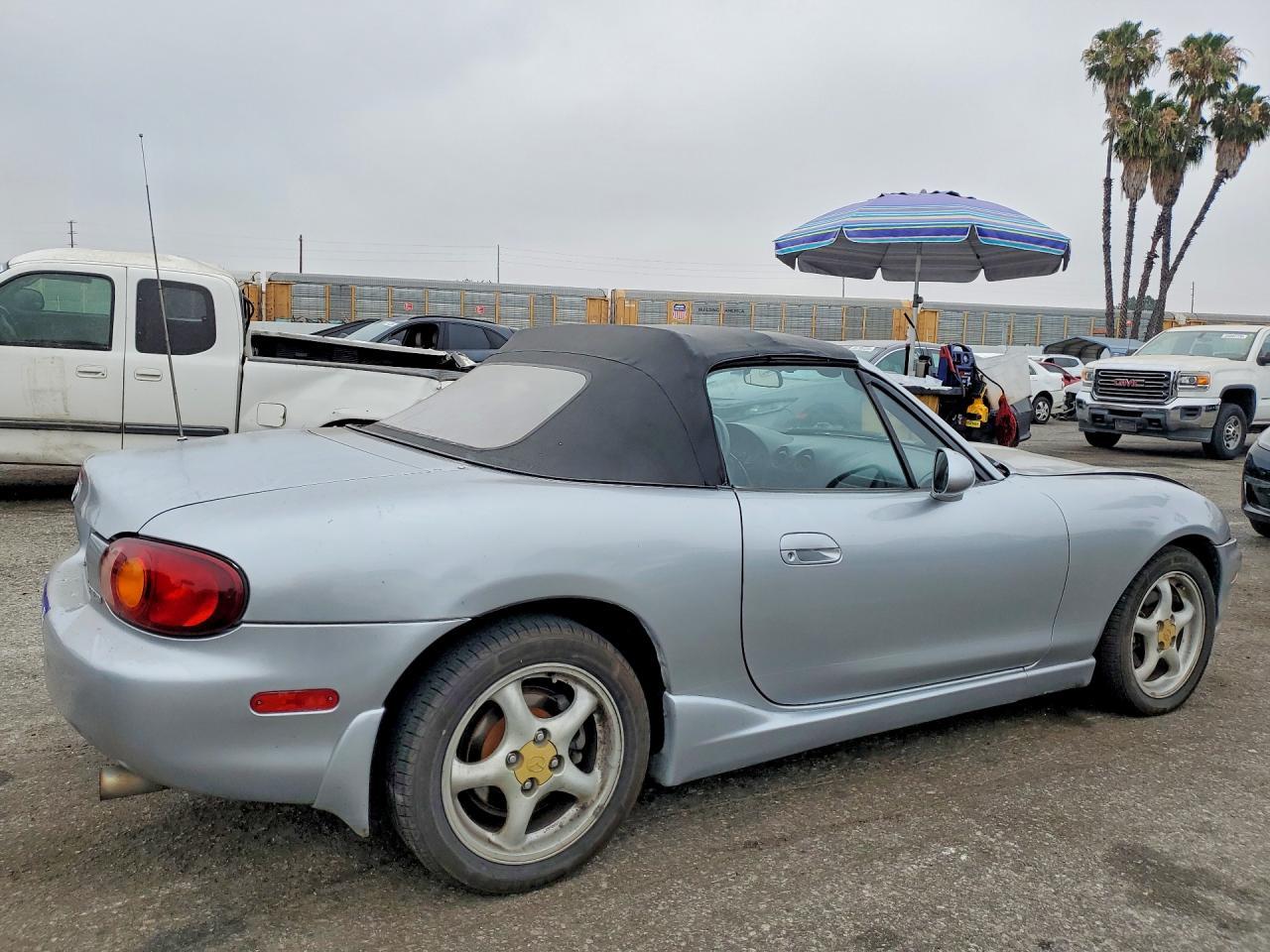 2000 MAZDA MX-5 Miata