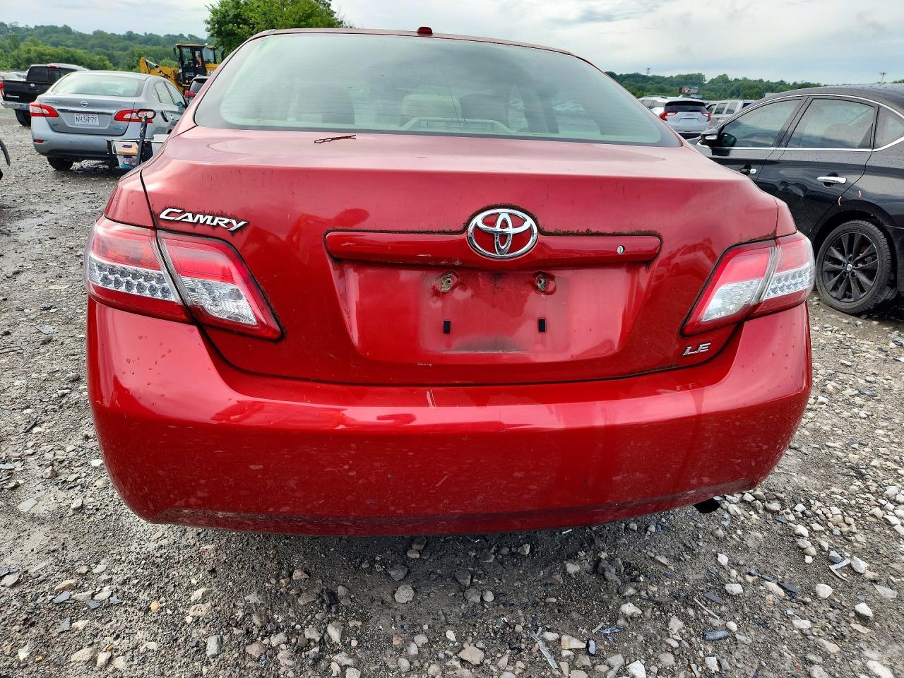2011 TOYOTA CAMRY