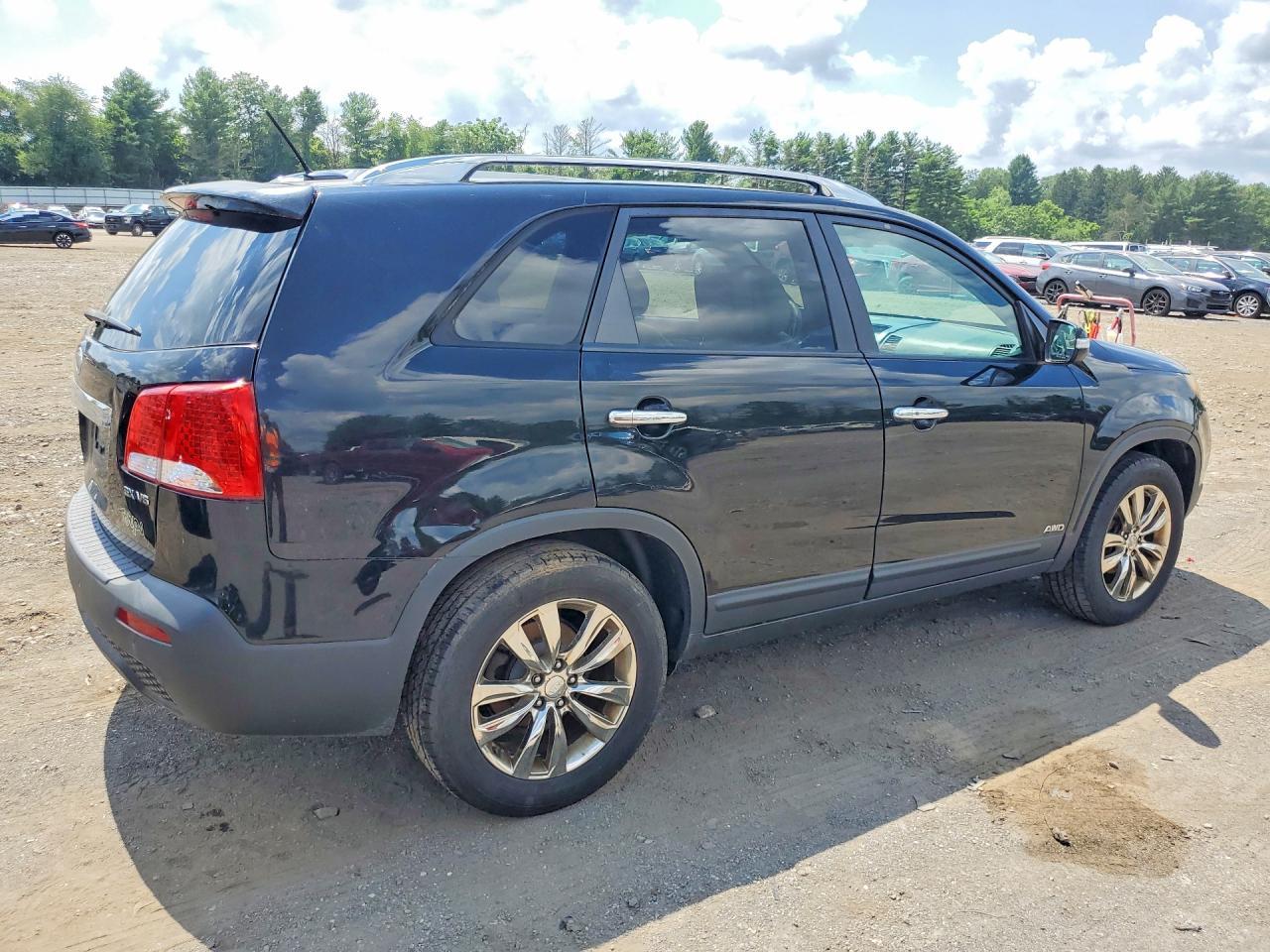2011 KIA SORENTO