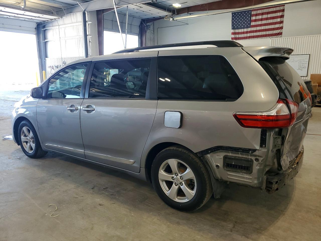 2015 TOYOTA SIENNA
