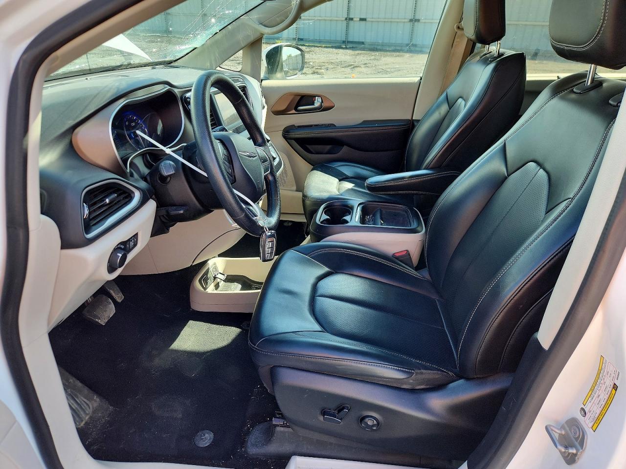 2021 CHRYSLER Voyager
