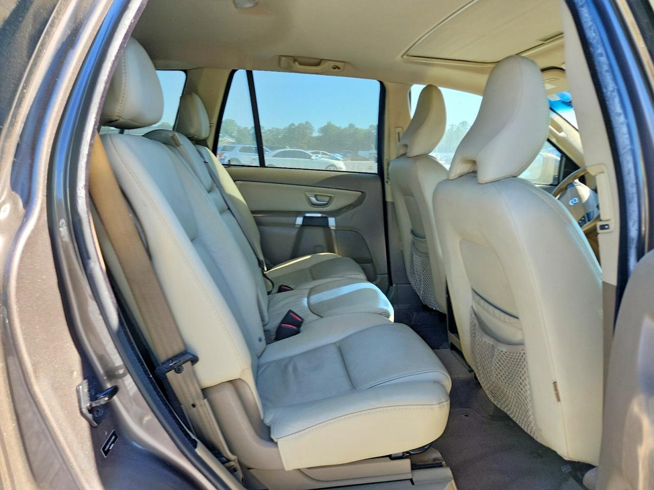 2010 VOLVO XC90