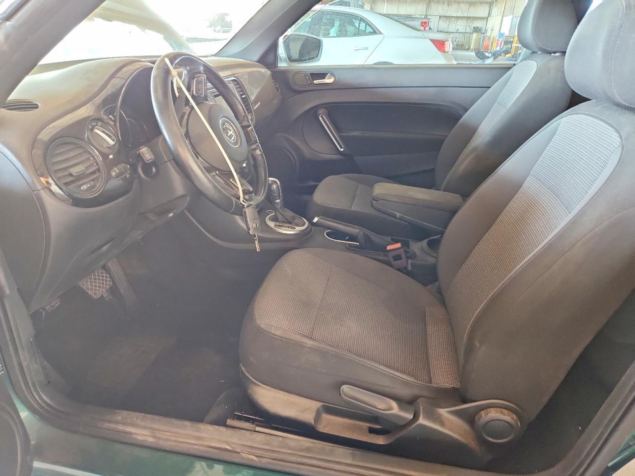 2017 VOLKSWAGEN Beetle