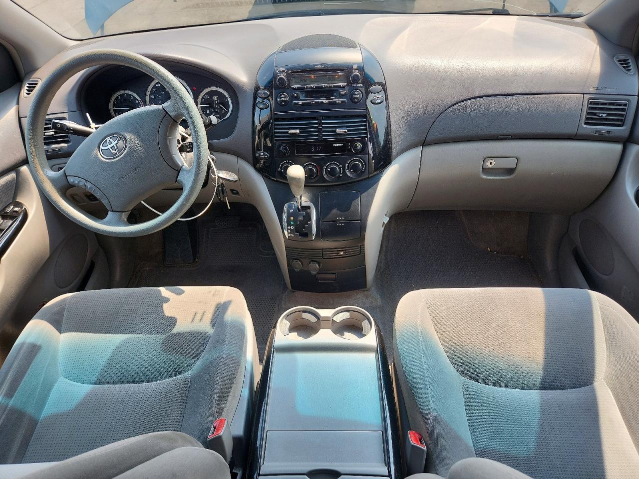 2005 TOYOTA SIENNA