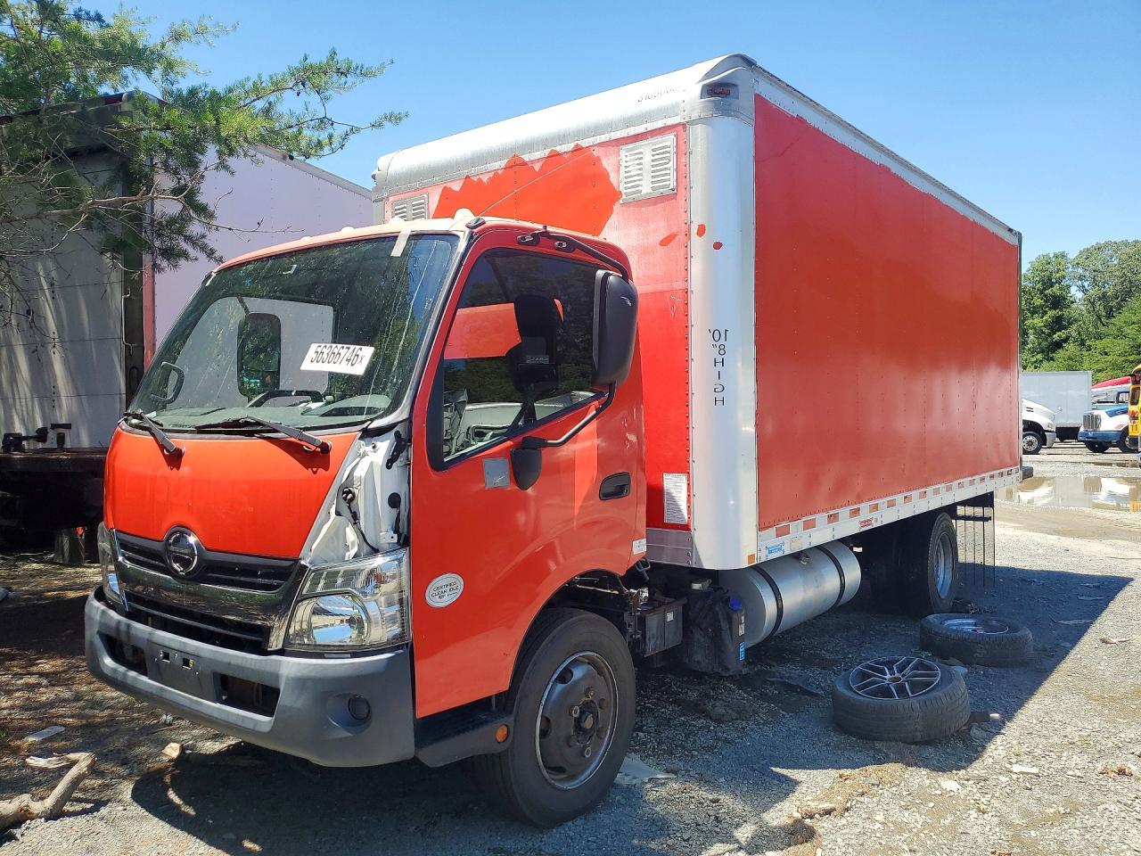 2017 HINO 195