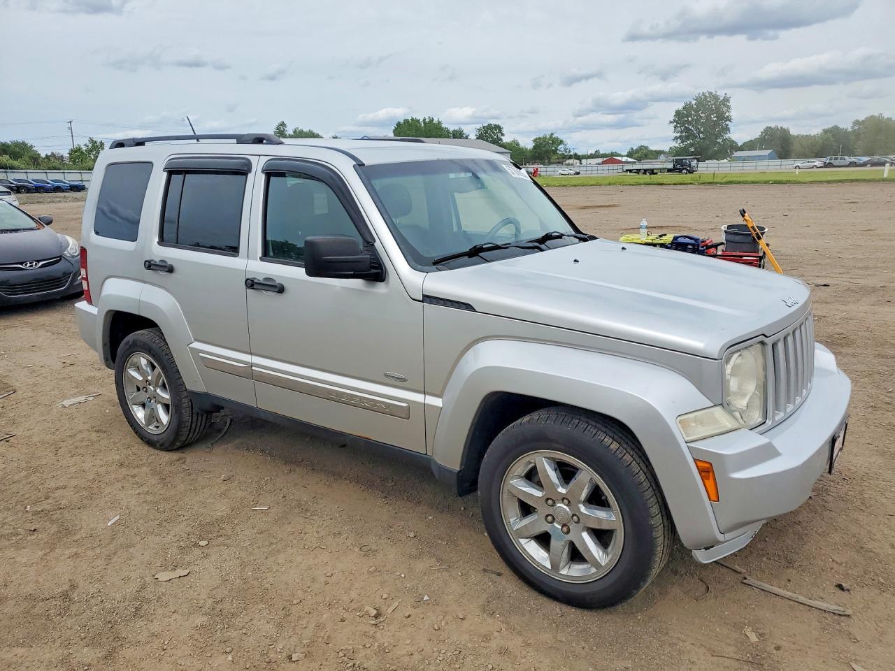 2012 JEEP Liberty