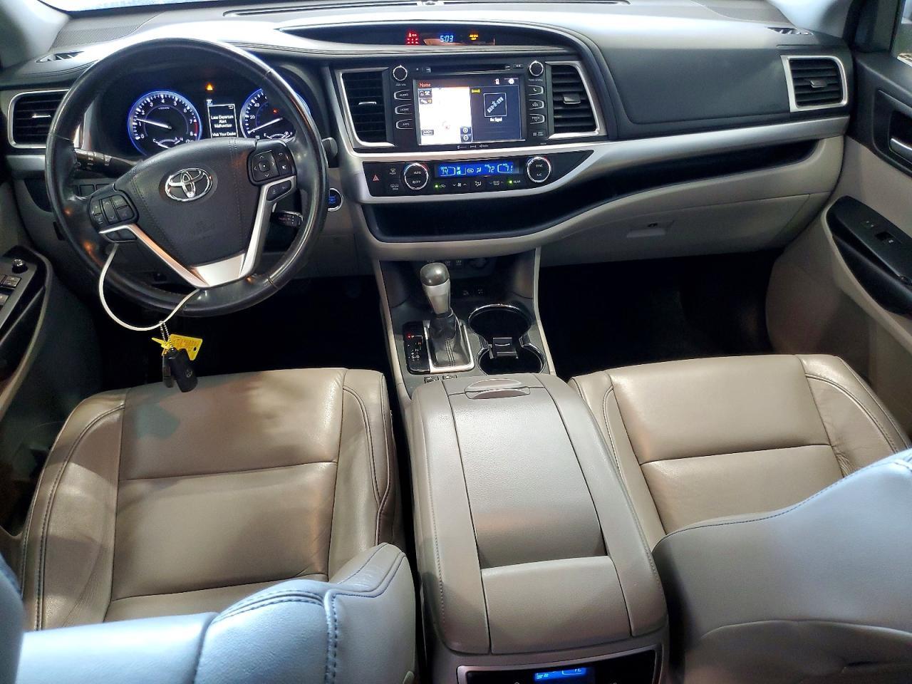 2017 TOYOTA HIGHLANDER
