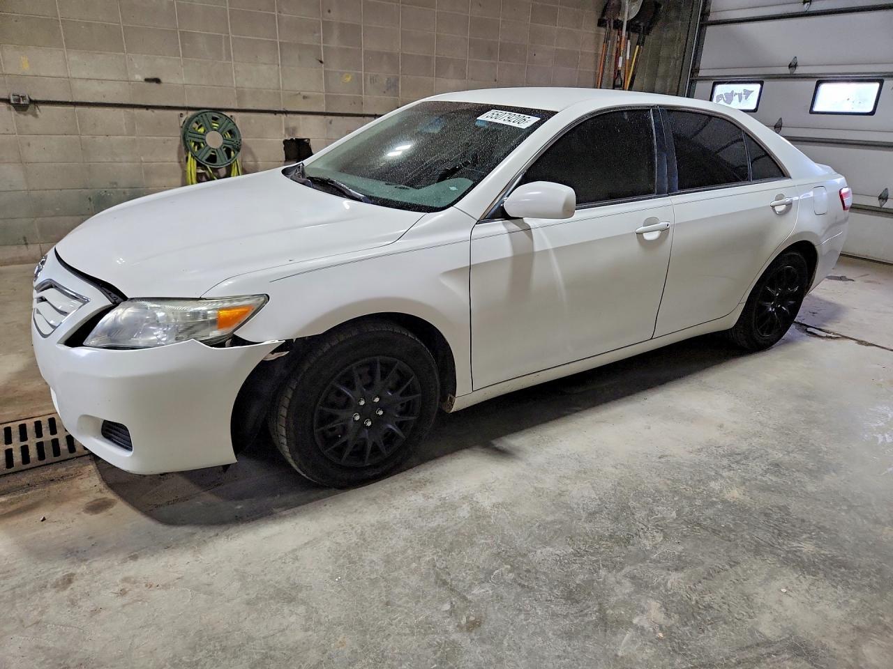 2011 TOYOTA CAMRY