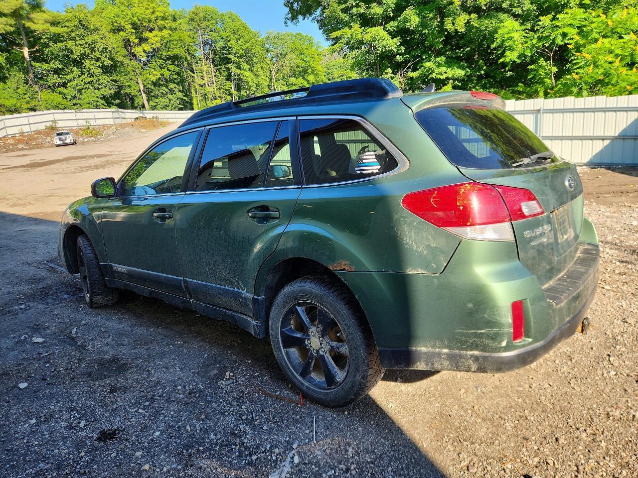 2013 SUBARU Outback