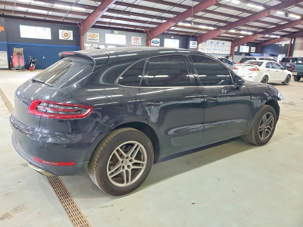 2018 PORSCHE Macan