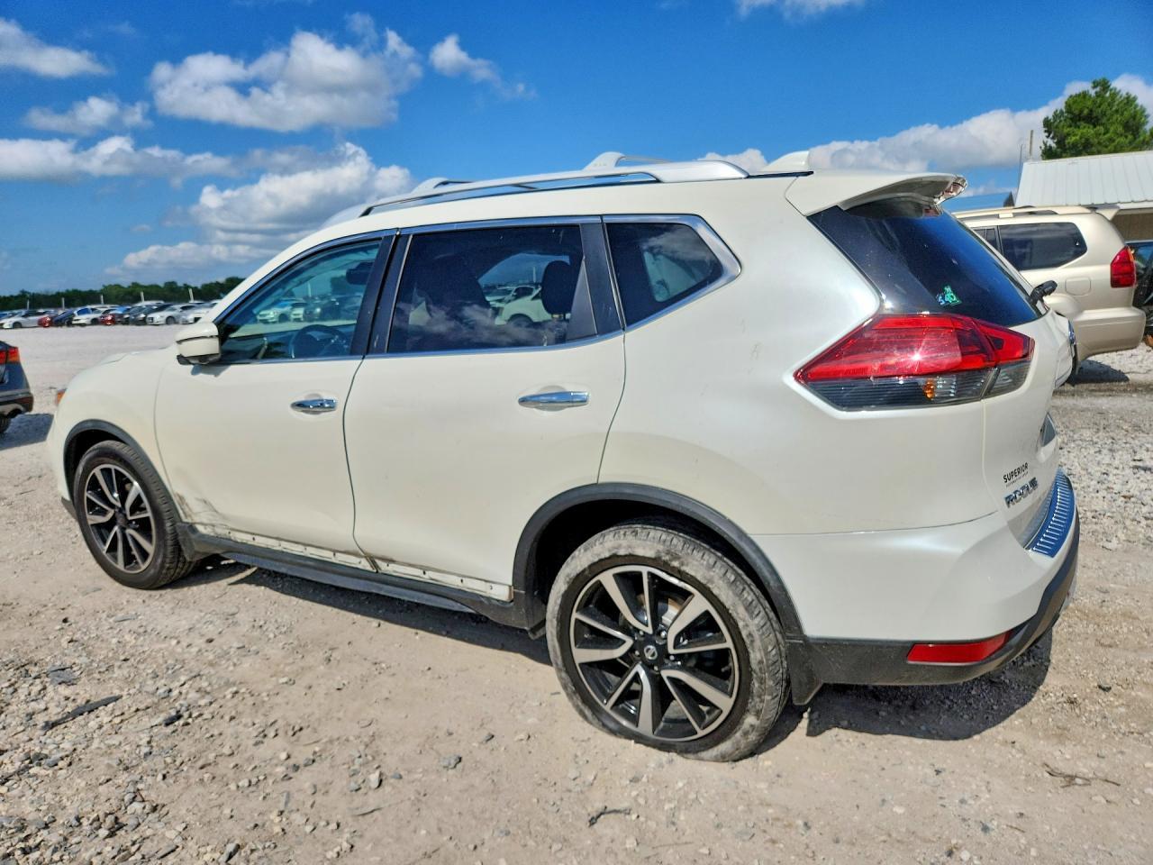2017 NISSAN ROGUE
