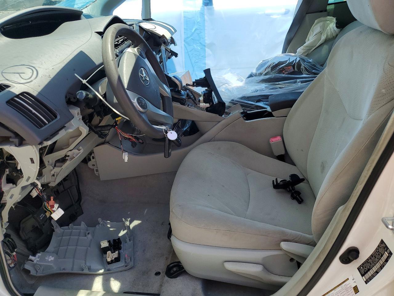 2011 TOYOTA PRIUS