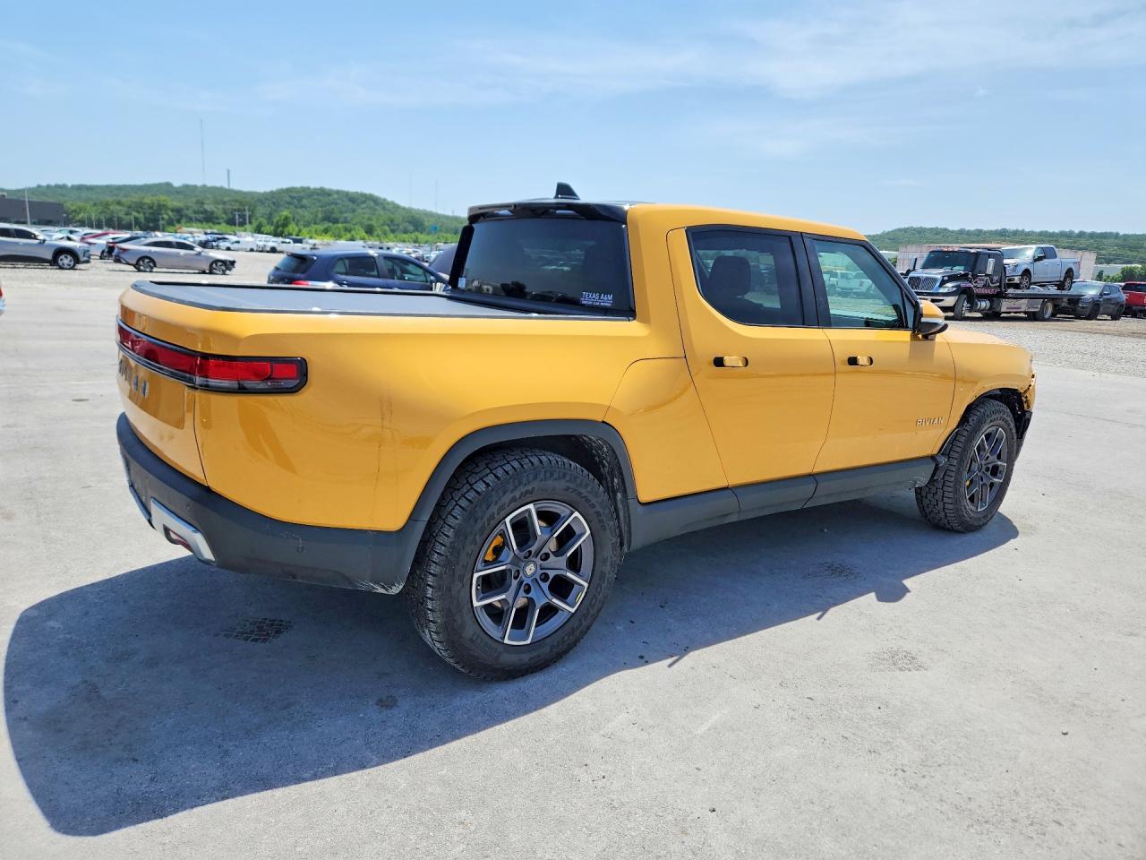 2022 RIVIAN R1t