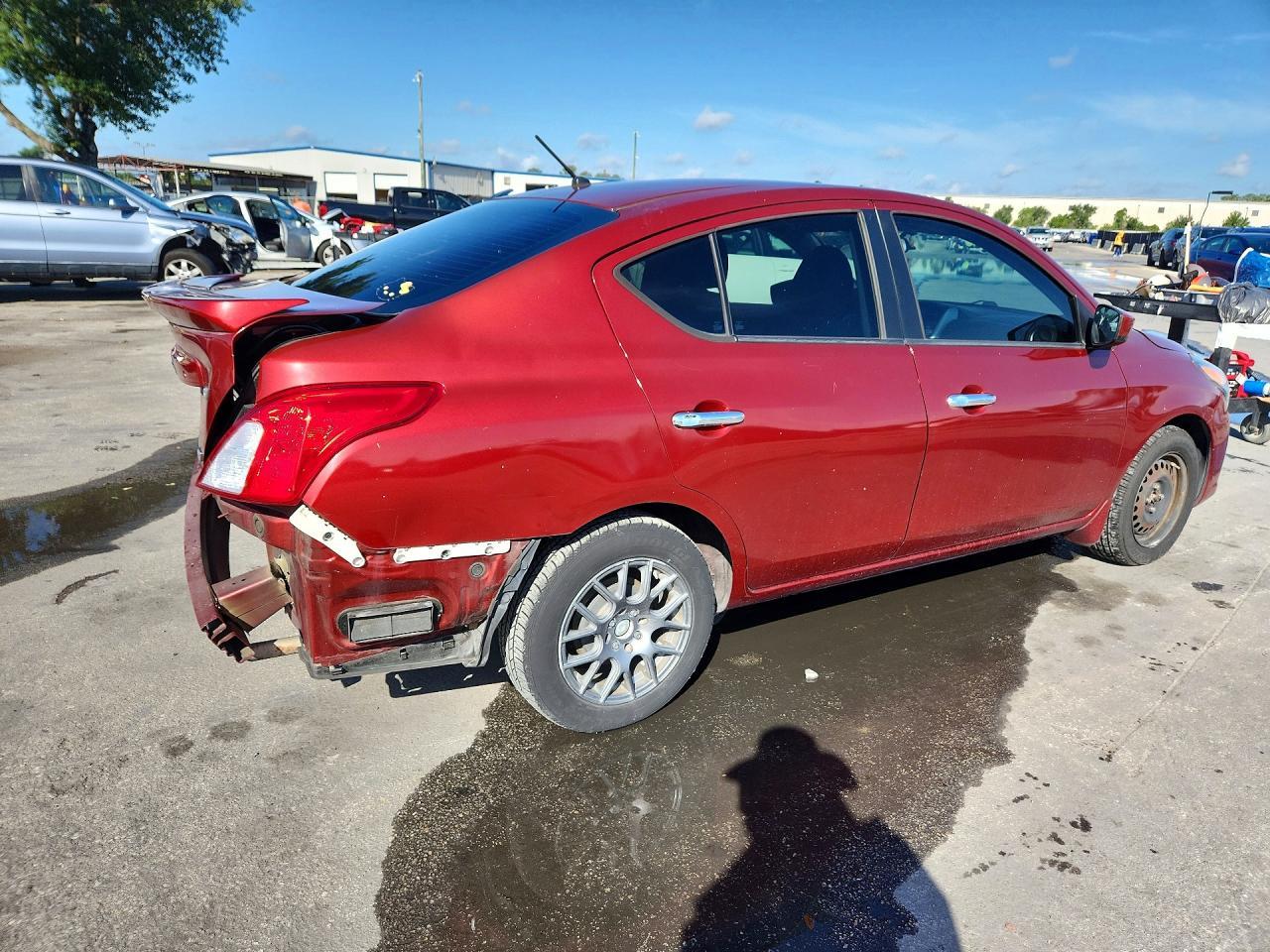 2016 NISSAN VERSA