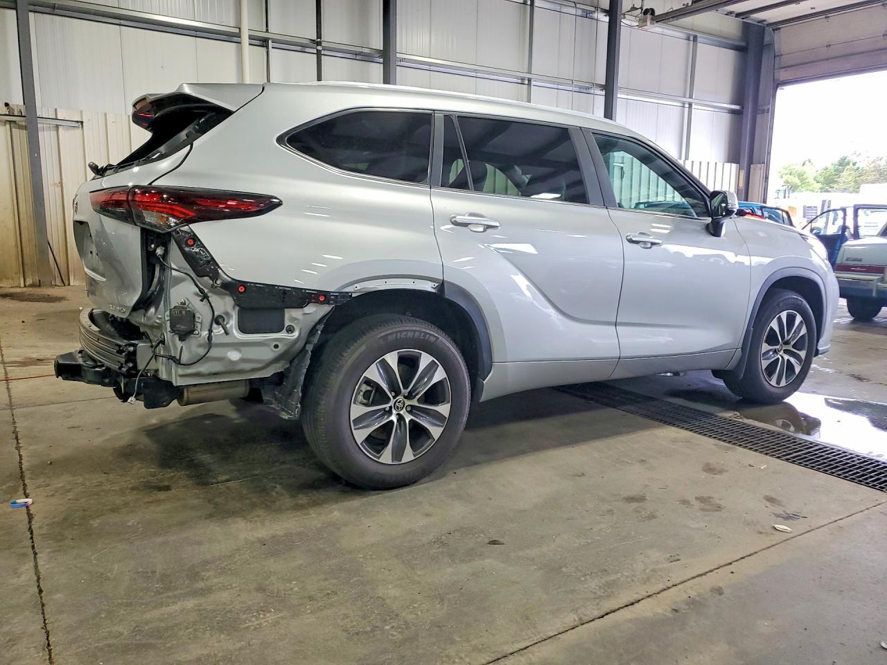 2024 TOYOTA HIGHLANDER