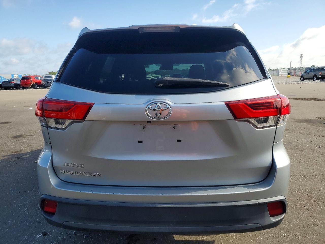 2018 TOYOTA HIGHLANDER