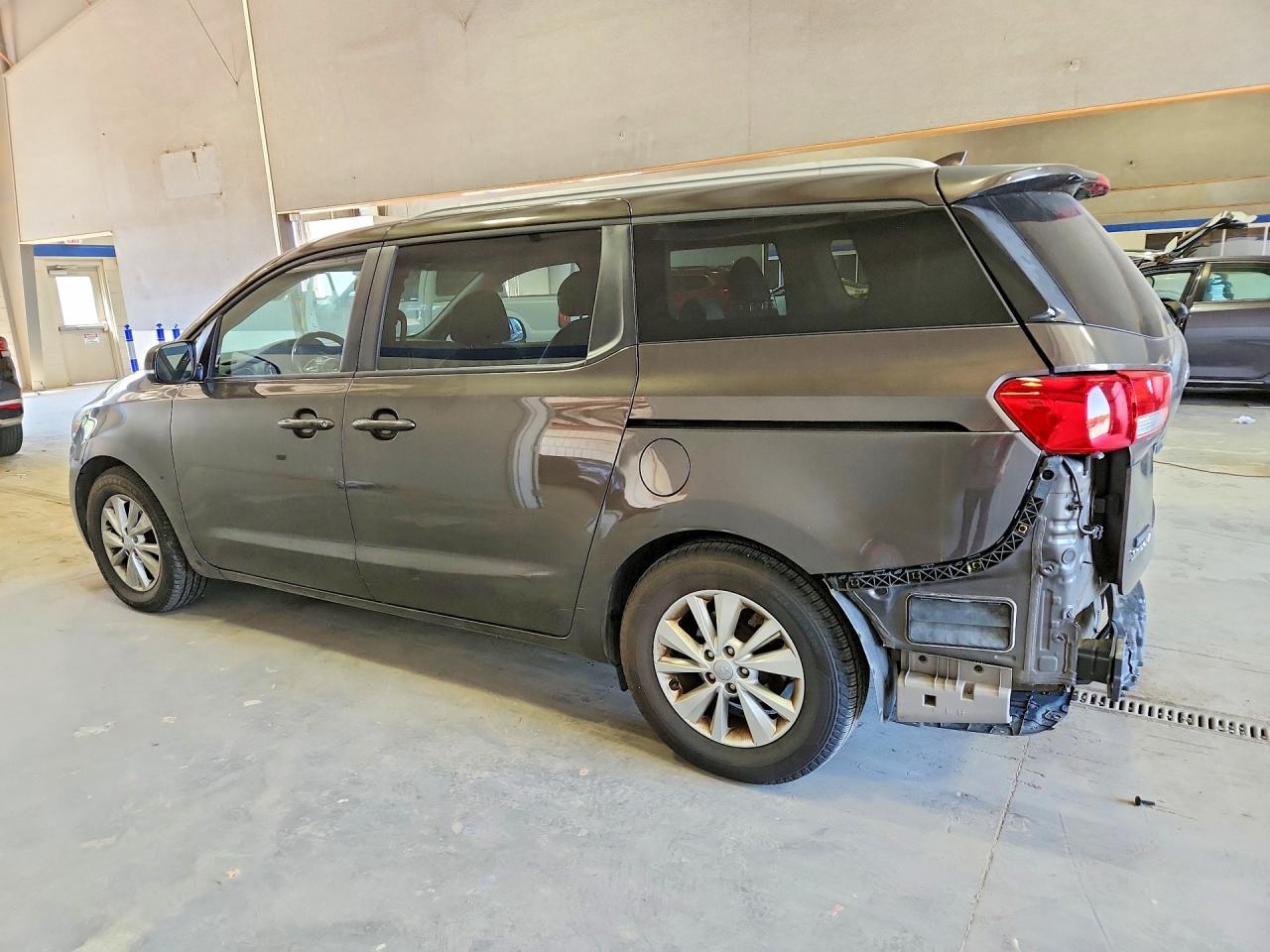 2016 KIA SEDONA