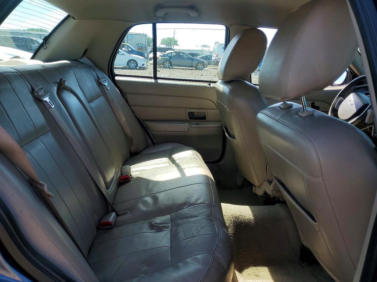 2011 FORD Crown Victoria