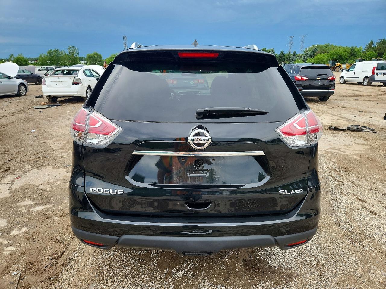 2016 NISSAN ROGUE