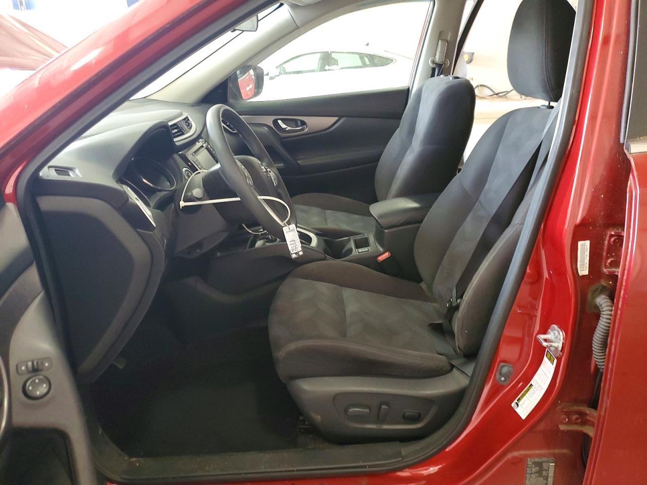 2015 NISSAN ROGUE