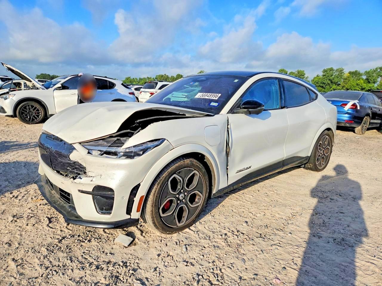 2022 FORD Mustang Mach-E