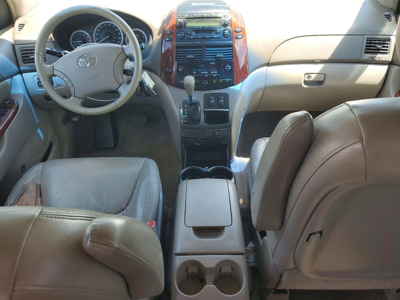 2005 TOYOTA SIENNA