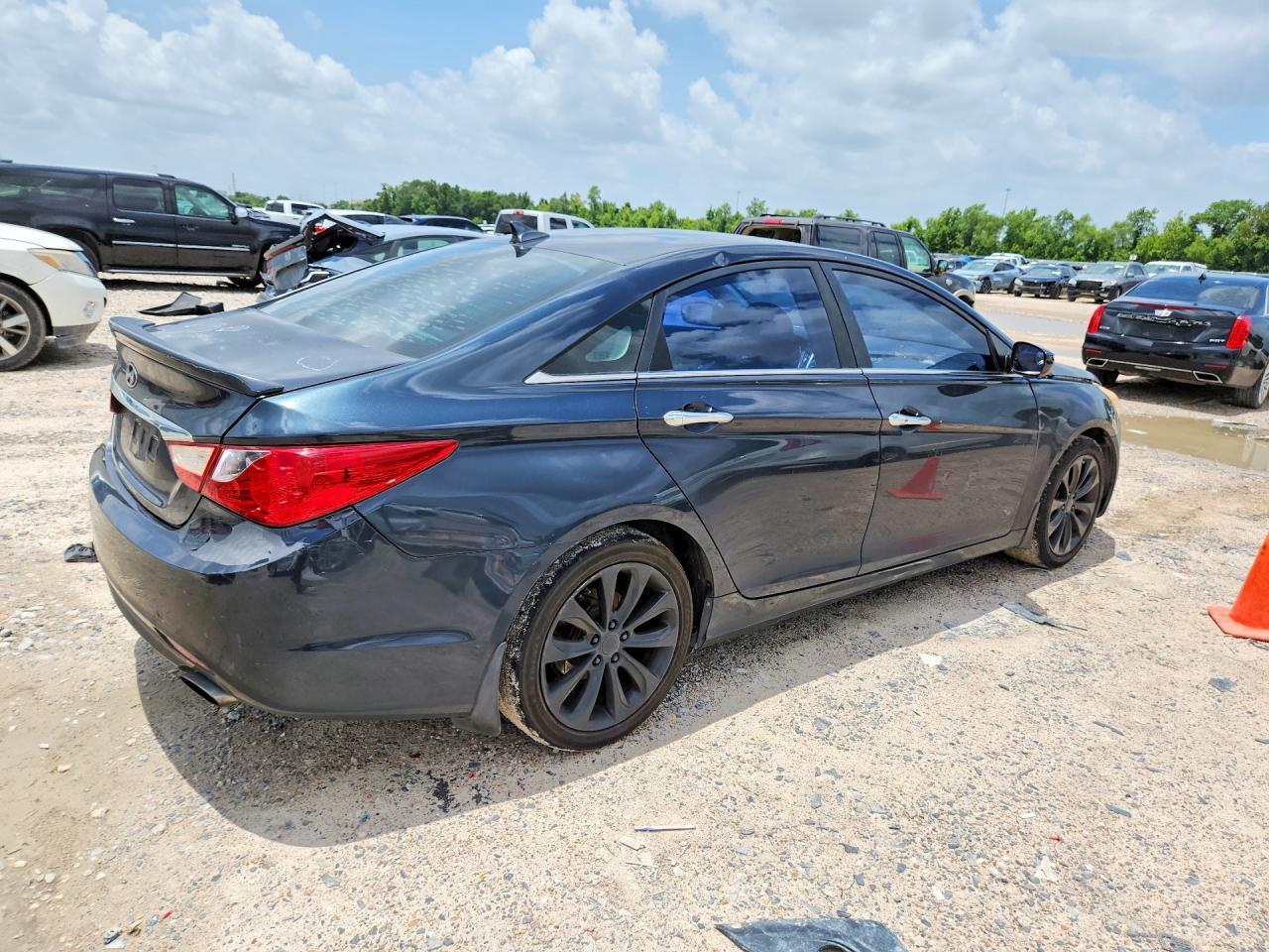 2011 HYUNDAI SONATA