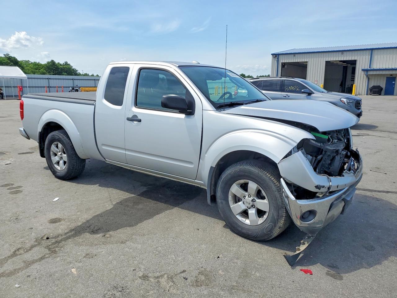 2011 NISSAN Frontier