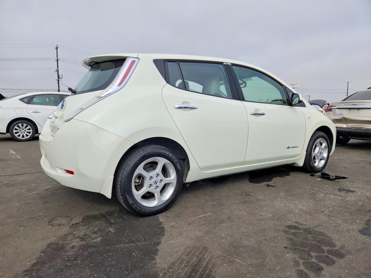 2012 NISSAN LEAF