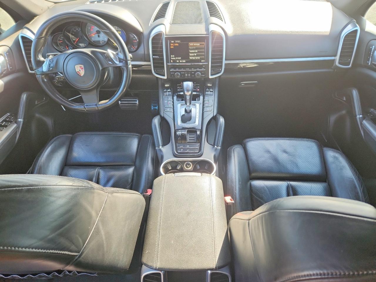 2011 PORSCHE CAYENNE