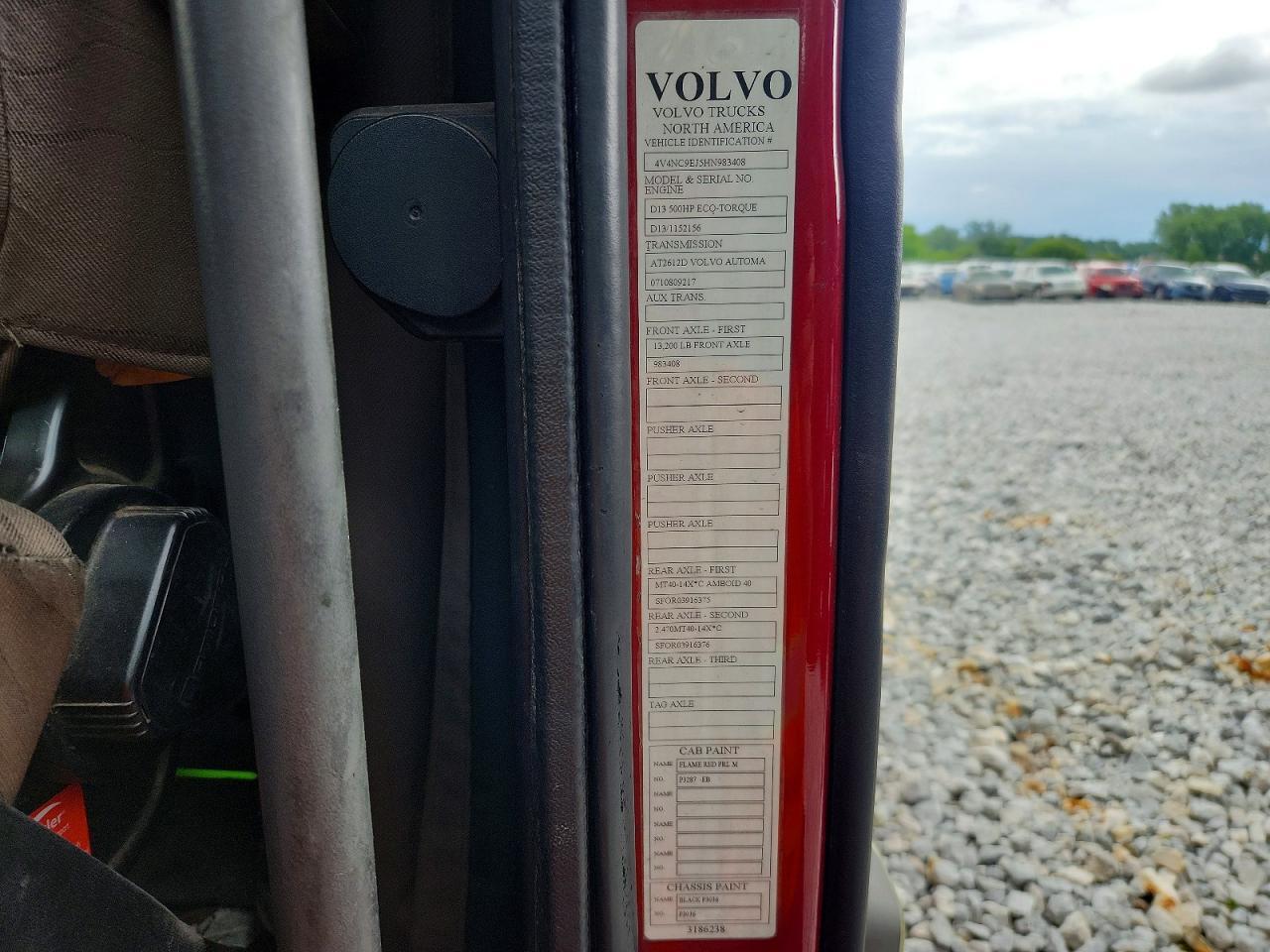 2017 VOLVO VNL