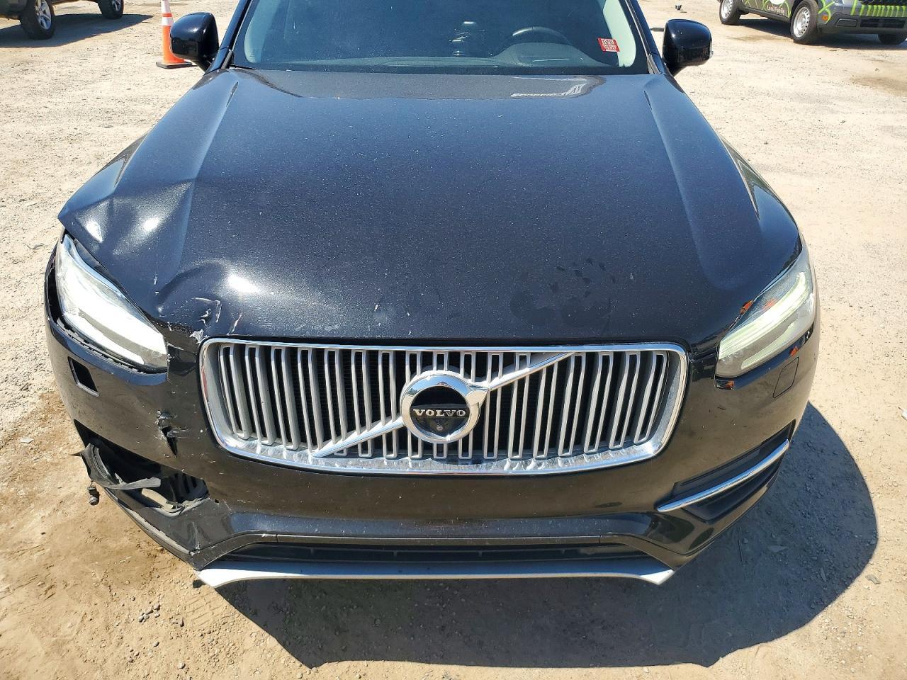 2017 VOLVO XC90