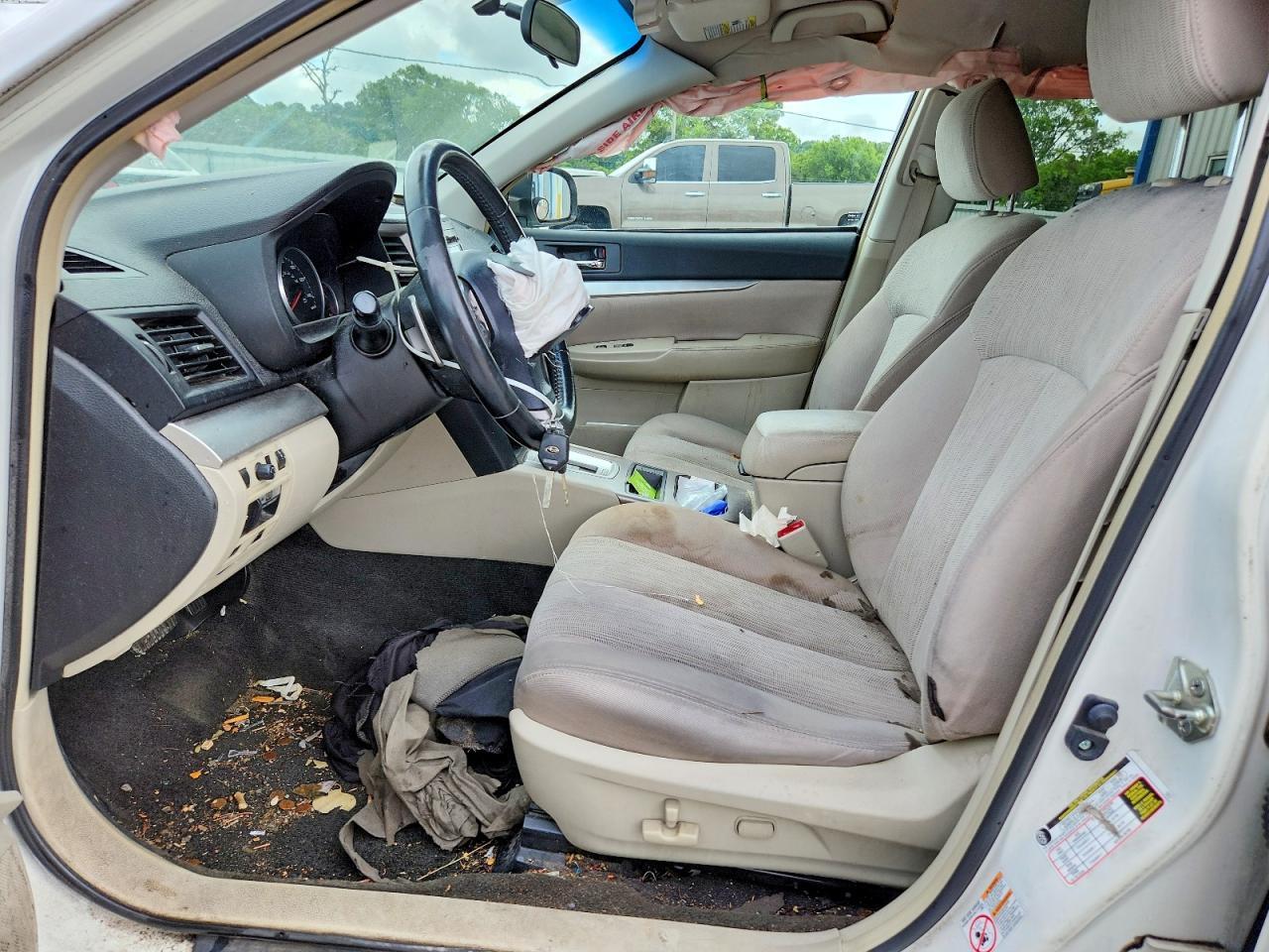 2013 SUBARU Outback
