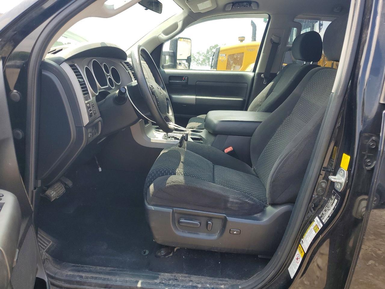 2011 TOYOTA TUNDRA
