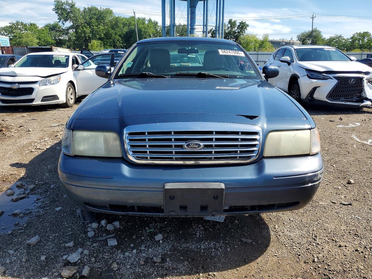 2011 FORD Crown Victoria
