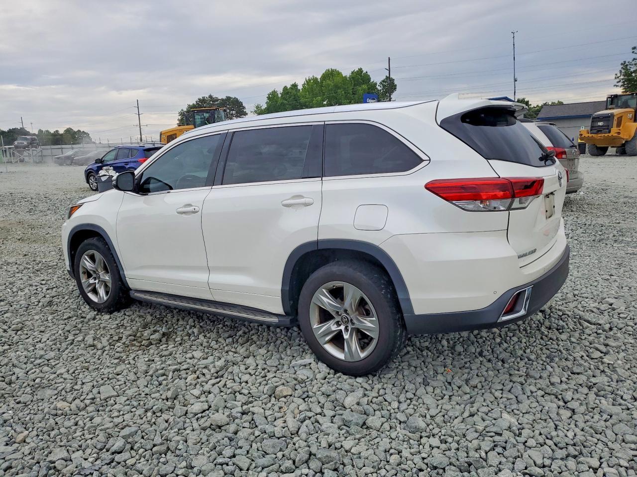 2017 TOYOTA HIGHLANDER