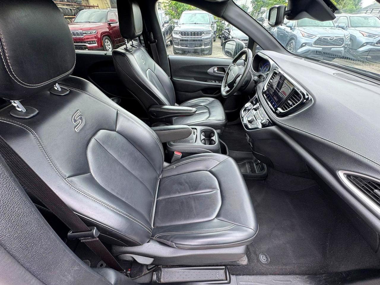 2023 CHRYSLER Pacifica