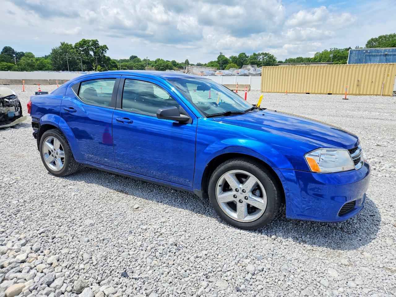 2013 DODGE Avenger