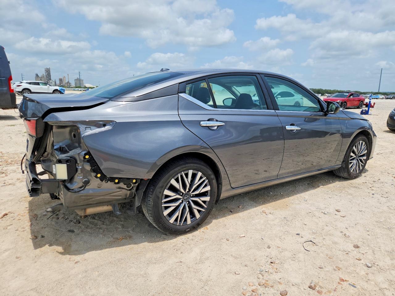 2025 NISSAN ALTIMA
