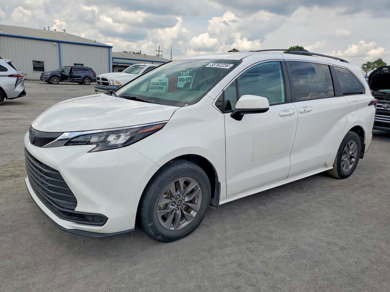 2025 TOYOTA SIENNA