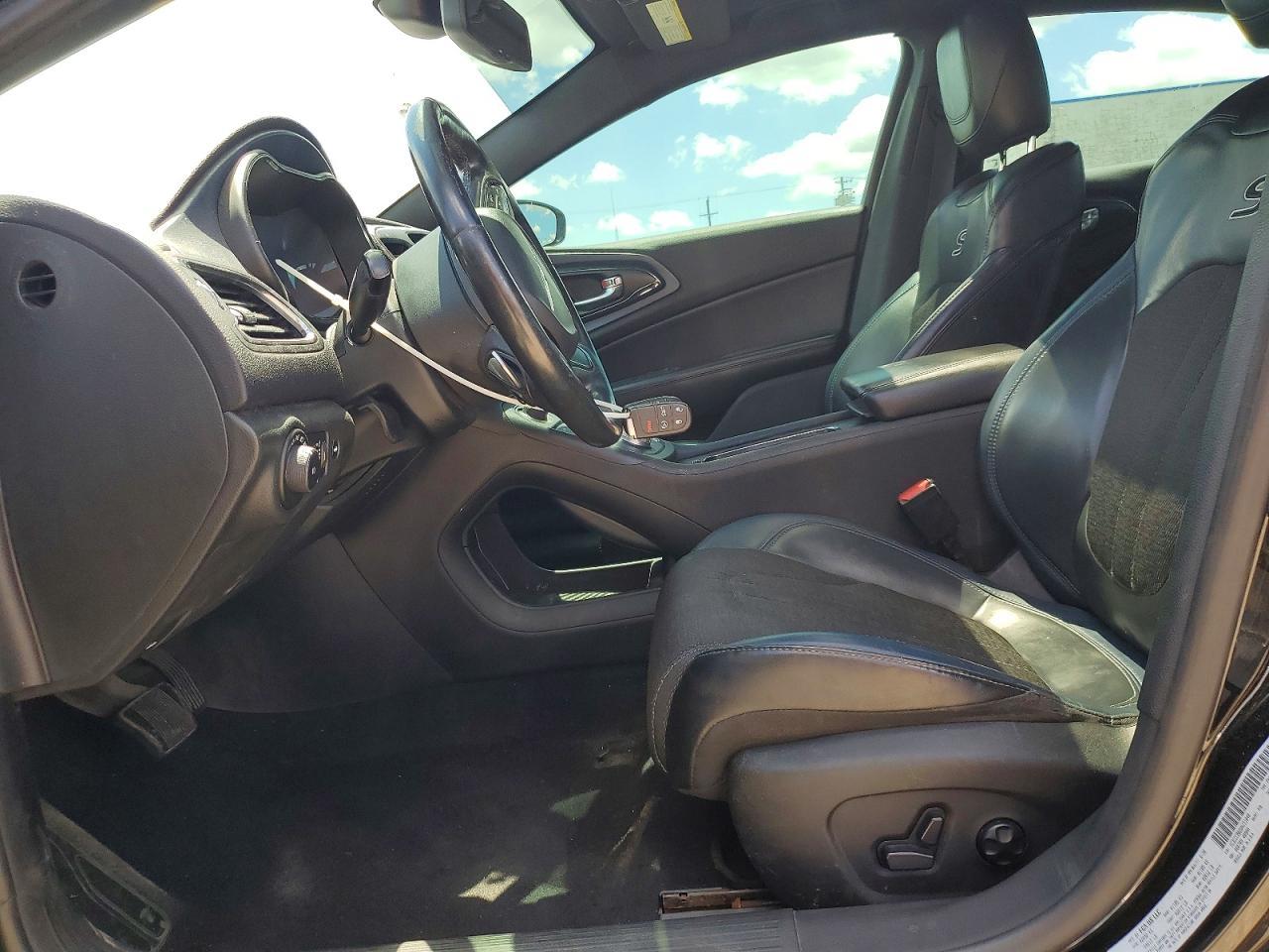2016 CHRYSLER 200