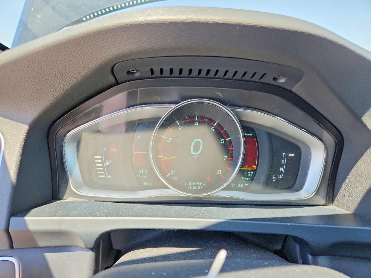 2015 VOLVO V60
