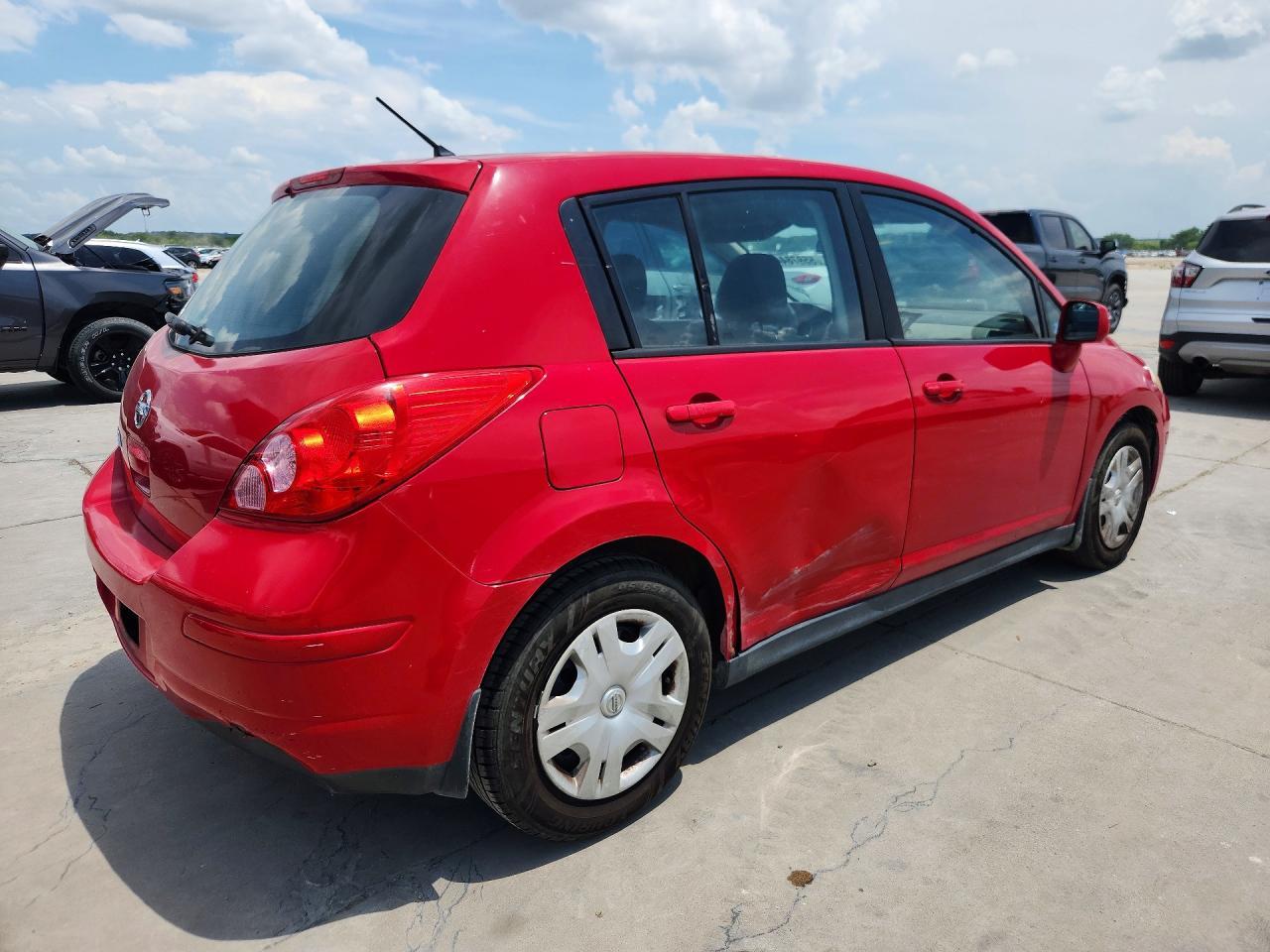 2011 NISSAN VERSA