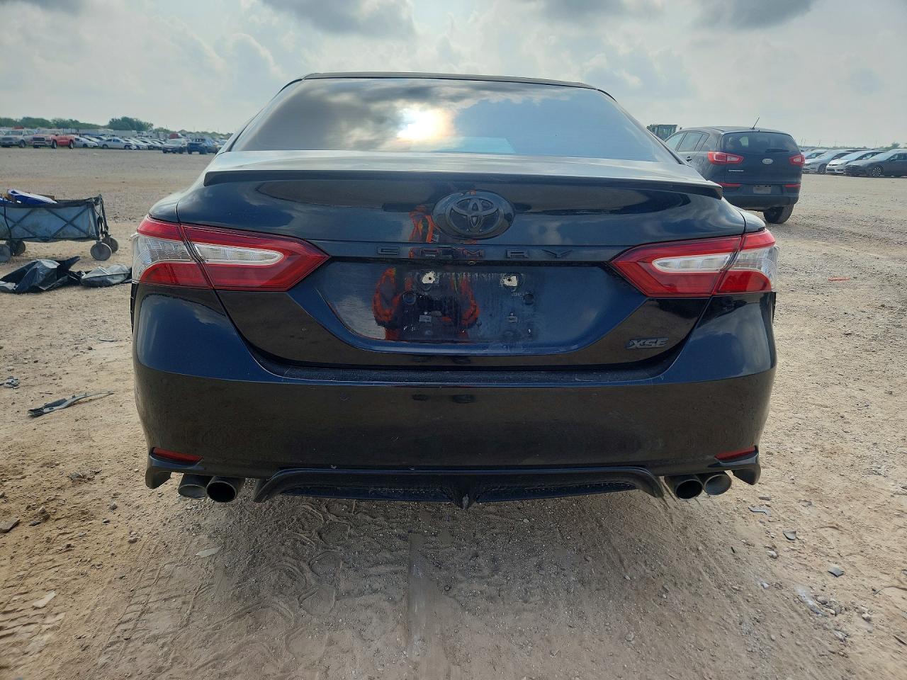 2018 TOYOTA CAMRY