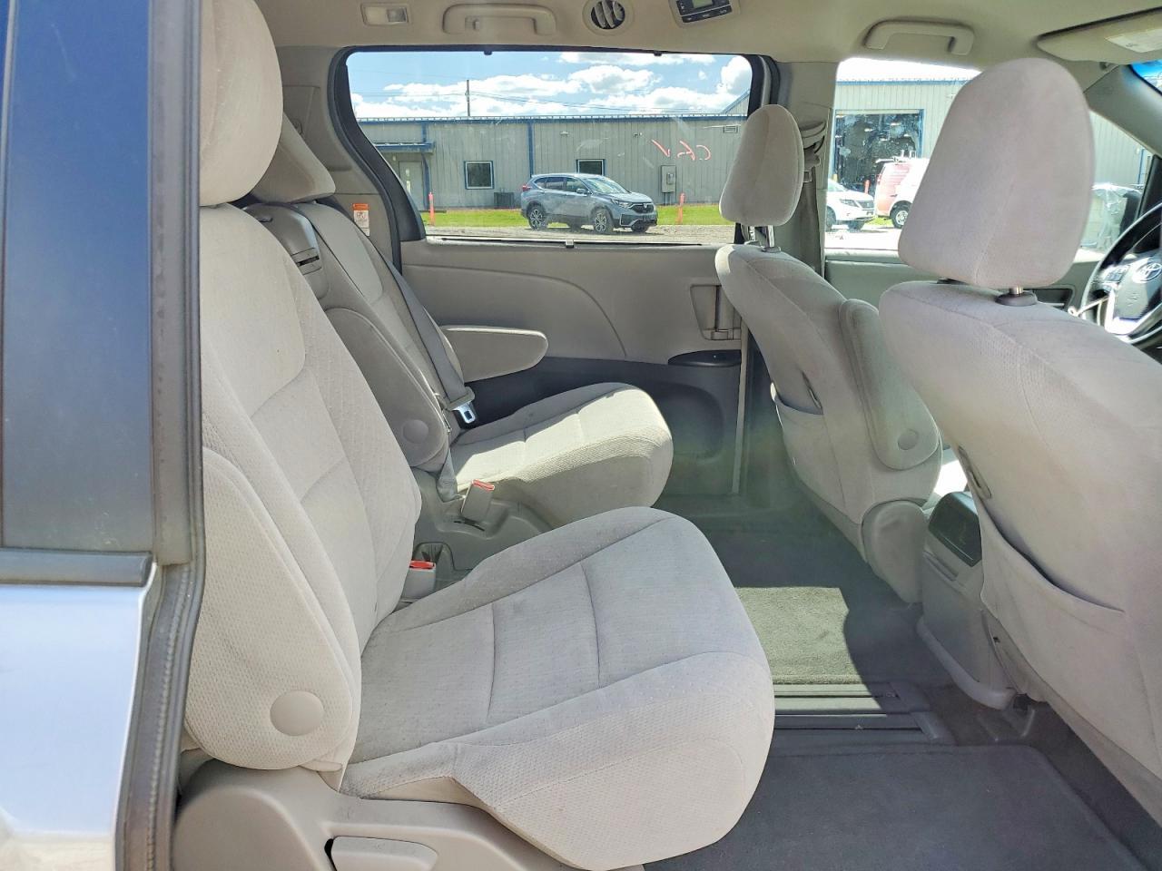 2016 TOYOTA SIENNA