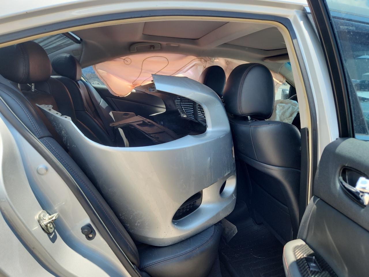 2011 NISSAN Maxima
